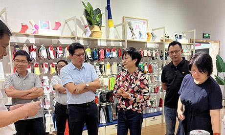 浙江省纺织工程学会专家科技团到访浙江jn江南集团江山基地调研交流
